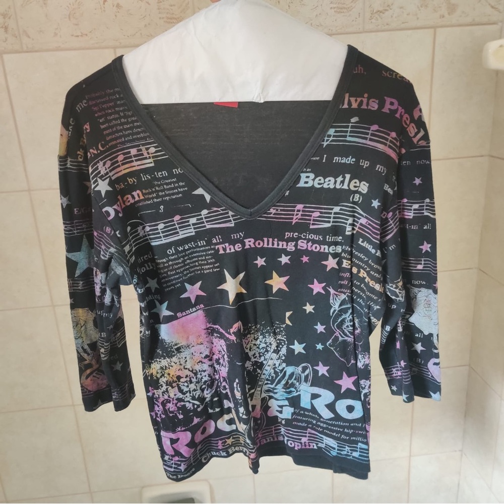 Rock n Roll v neck
